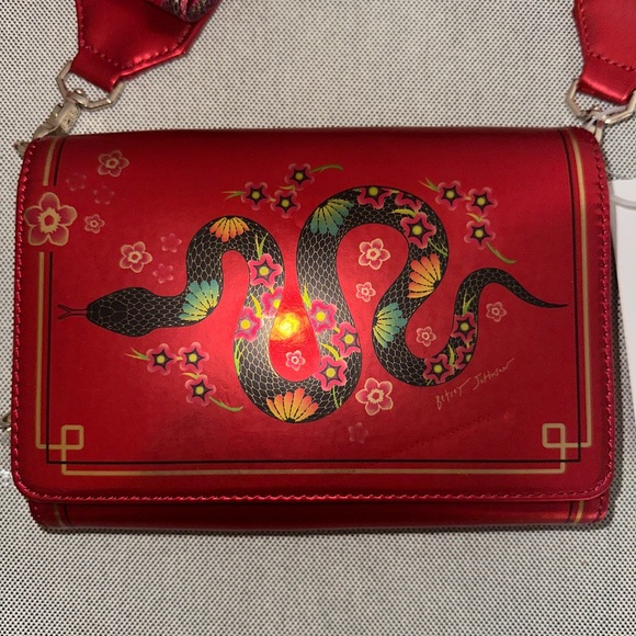 Red Designer Women's Bag Betsey Johnson Pretty Crossbody Bag - NWT - Picture 4 of 16